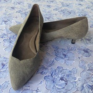 NWOT Aerosoles Size 11 short heel